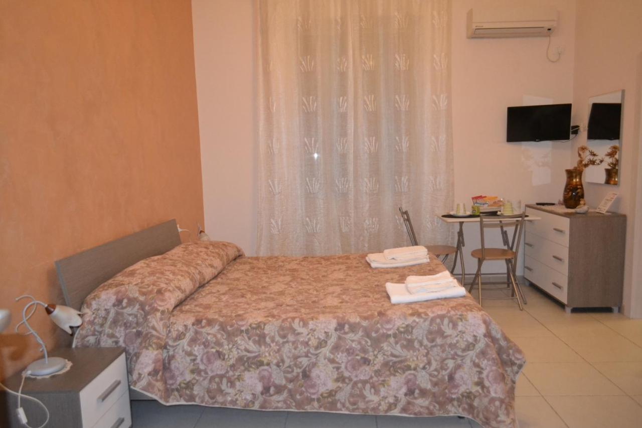 B&B A Casa Di Ale ปาแลร์โม ภายนอก รูปภาพ